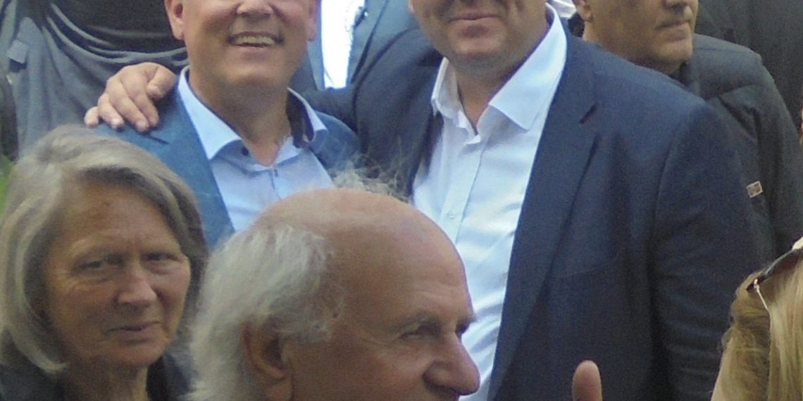 Τα παιδιά, τα παιδιά, τα φιλαράκια τα καλά