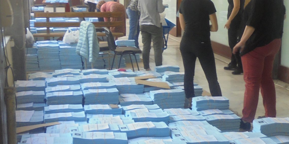 Ήρθαν στα Τρίκαλα η …νταλίκα και τα …καρότσια
