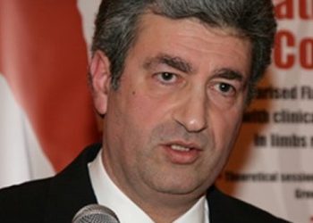 Με επιτυχία η πρώτη αρθροπλαστική καρπού στην Ελλάδα