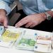 Χειροπέδες σε καταζητούμενο για υπεξαίρεση και πλαστογραφία
