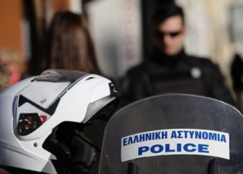 Τον «τσίμπησαν» μέσα σε εγκαταλειμμένο αυτοκίνητο