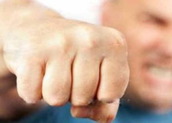 Ο Δήμαρχος …κυανόκρανος στις μπουνιές που έπεσαν στα Τρίκαλα