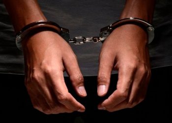 Χειροπέδες σε 43χρονο βάσει Ευρωπαϊκού εντάλματος σύλληψης