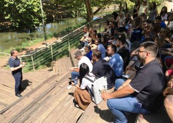 Ο Θανάσης Λιούτας μοιράστηκε την προσωπική του ιστορία με νέους