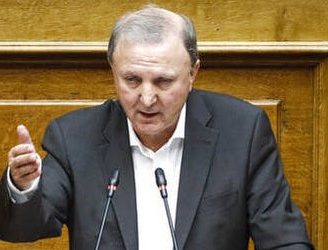 Έμεινε με την τροπολογία στο χέρι…