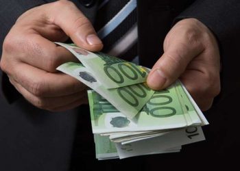 «Ζεσταίνονται» οι τσέπες για 3 Τρικαλινούς