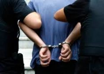 Του «κόστισαν» πολύ τα …παπούτσια και το …άρωμα