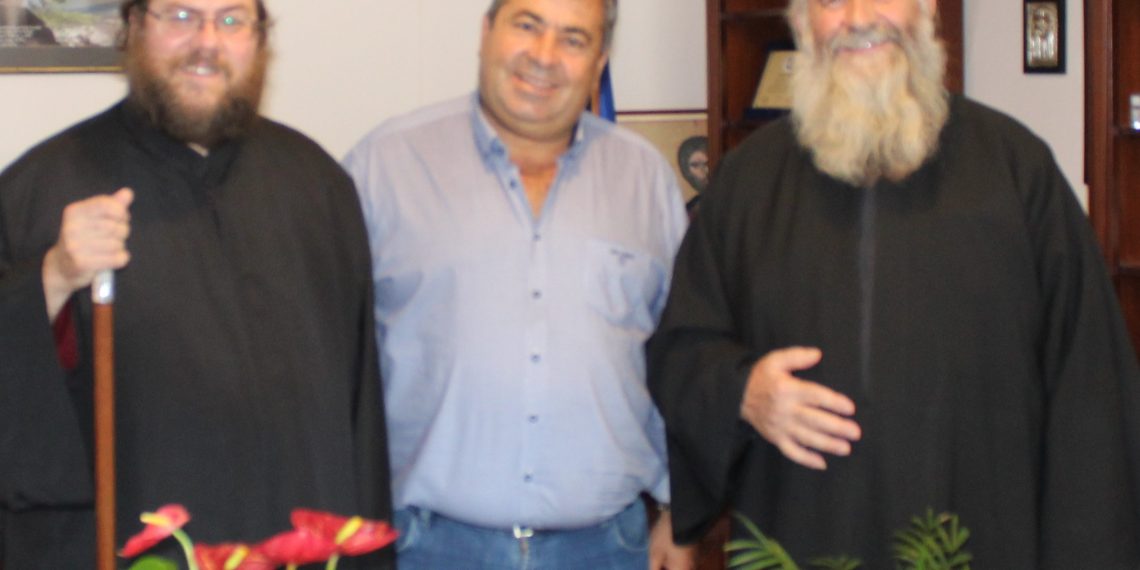 Στον Δήμαρχο ο νέος Ηγούμενος