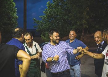Ο Γιώργος Ηλιάδης συνεχίζει να «χτίζει» σχέσεις εμπιστοσύνης με τους κατοίκους