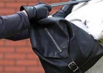 Ζευγαράκι πίσω από 5 κλοπές τσαντών