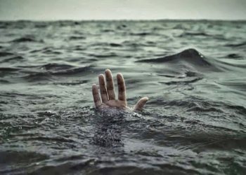 Τελευταίο μπάνιο σε παραλία της Σκιάθου