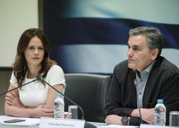 Παράταση εργασίας προσωπικού σε Περιφέρειες και Δήμους