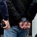Χειροπέδες μετά από έφοδο Αστυνομικών σε οικία