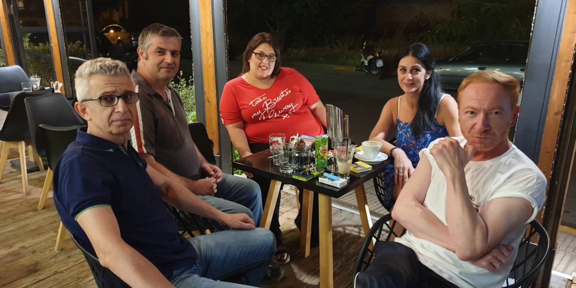 Στιγμές χαλάρωσης περιμένοντας το … «αφεντικό»