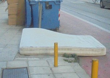 Μετά την …πολυθρόνα ήρθε το …στρώμα