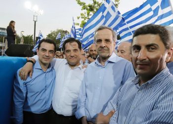 Ετοιμασίες για το αποψινό φινάλε της προεκλογικής εκστρατείας του Κώστα Σκρέκα
