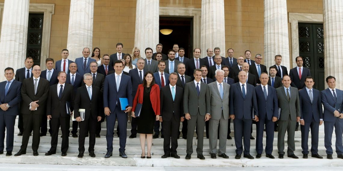 Παρέλαβε τον φάκελο του ο Κώστας Σκρέκας