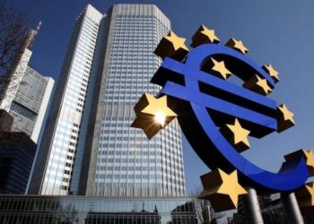 Ψάχνουν το «αντίδοτο» με μείωση επιτοκίων και αγορά ομολόγων