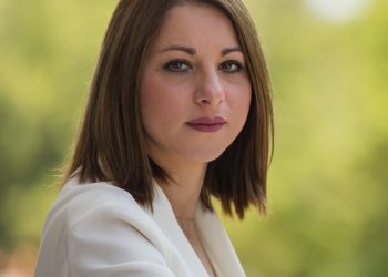 Ψυχρολουσία από τις αυξήσεις της ΝΔ στο ρεύμα