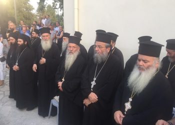 Απίστευτη φωτογραφία από την ορκωμοσία Παπαστεργίου στα Τρίκαλα