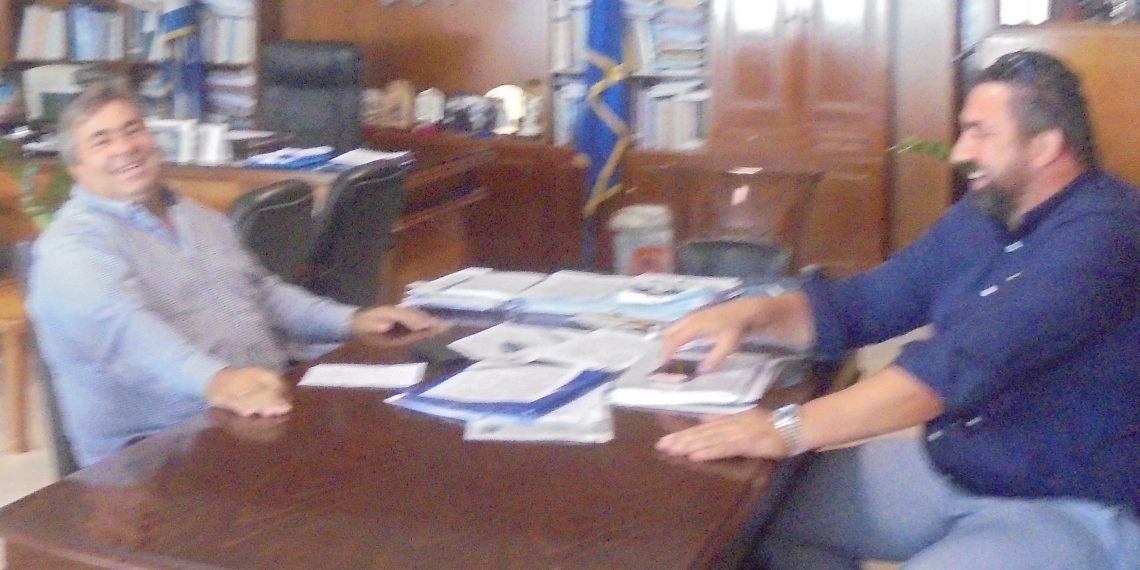 Έριχνε ματιές στην …καρέκλα