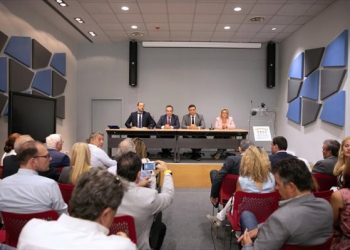 Προσπάθεια να μπει τέλος στις «ουρές ντροπής» στα φαρμακεία του ΕΟΠΥΥ