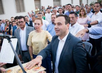 Τι κρύβεται πίσω από την ορκωμοσία Παπαστεργίου;