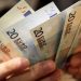 Η 20χρονη…ξαλάφρωνε υπαλλήλους καφετέριας