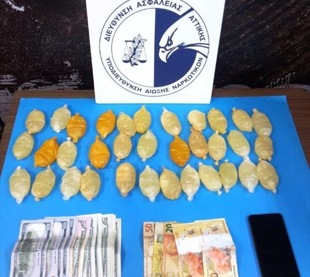 Με 1,5 κιλό κοκαΐνης στο …στομάχι