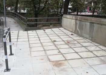 Μαζί με τον βασιλικό ποτίζεται και η γλάστρα