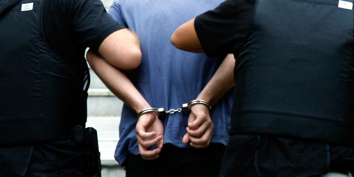 Χειροπέδες σε καταζητούμενο 55χρονο απατεώνα