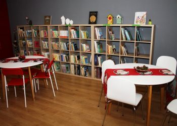 Σύγχρονη βιβλιοθήκη στο 31ο Δημοτικό Σχολείο Τρικάλων