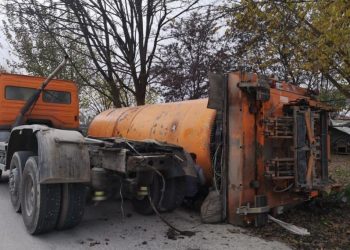 Προσπαθεί να μαζέψει τα …αμάζευτα