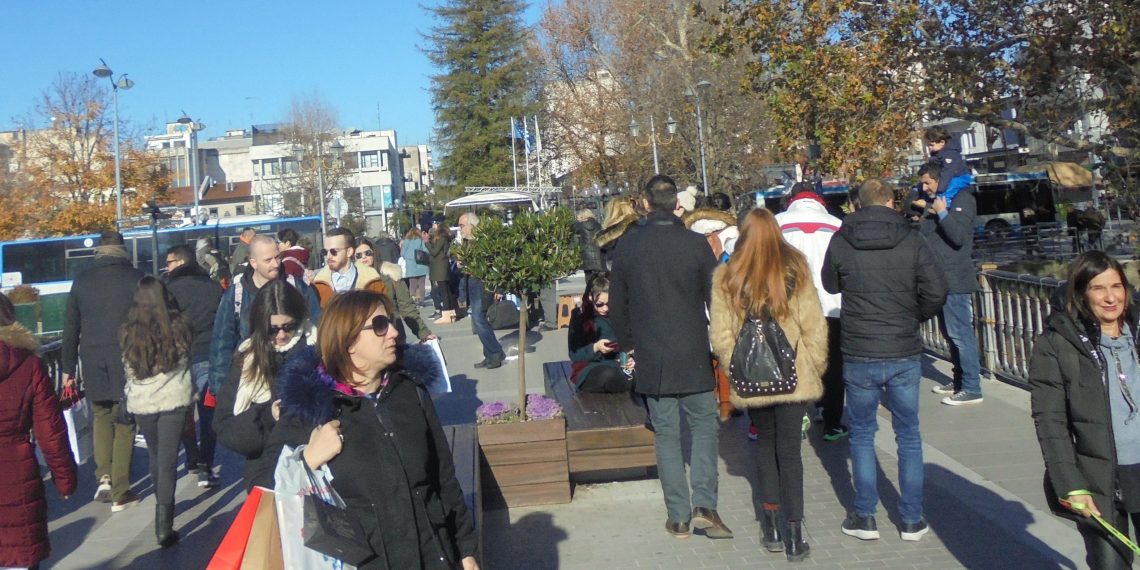 Με χειμωνιάτικη λιακάδα στα Τρίκαλα το «αντίο» του 2019