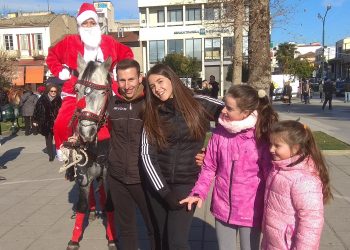 Άλογα του «Βουκεφάλα» στην κεντρική πλατεία των Τρικάλων