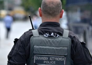 Χειροπέδες στα Τρίκαλα σε …ανήλικους