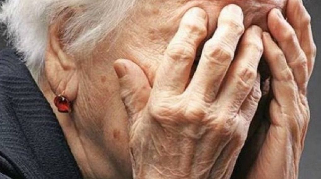 Δικογραφία για εξαπάτηση ηλικιωμένης
