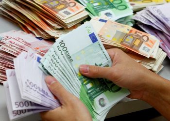 «Ζεσταίνουν» την αγορά της Θεσσαλίας ενόψει Χριστουγέννων