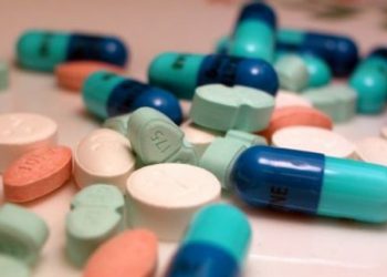 Χειροπέδες για παράνομη κατοχή ναρκωτικών χαπιών