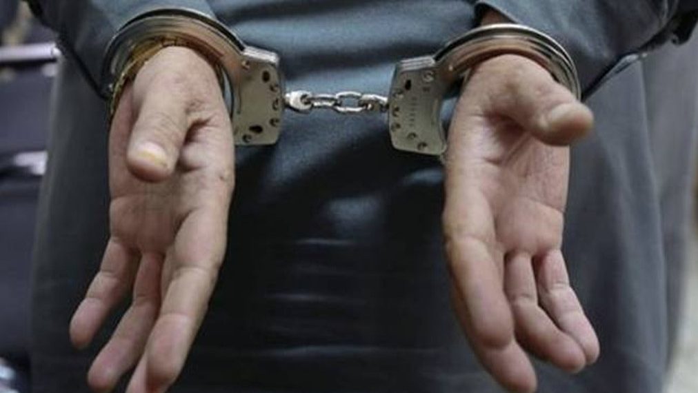 Χειροπέδες σε 41χρονο φυγόποινο