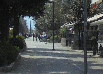 «Ζωή» στα Τρίκαλα μόνο έξω από τις …τράπεζες
