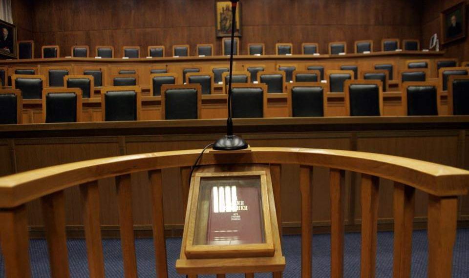 Αίτημα να κλείσουν αμέσως τα Δικαστήρια