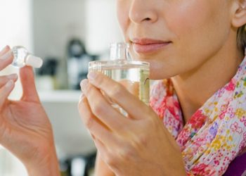 Η απώλεια όσφρησης μπορεί να είναι το πρώτο σημάδι για «κορωνοϊό»