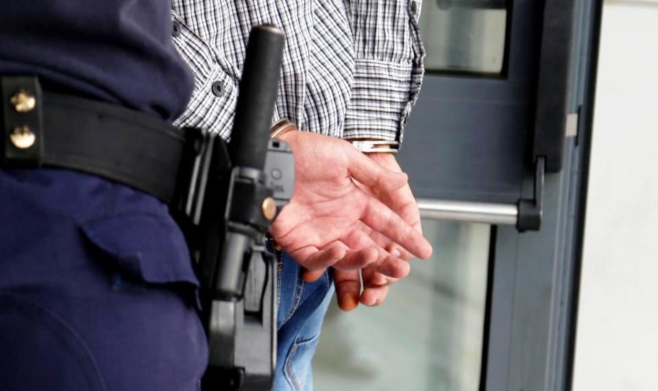 Χειροπέδες στην …ανευθυνότητα (10 οι συλλήψεις στην Θεσσαλία)