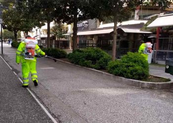 Στα Τρίκαλα μας …ψεκάζουν
