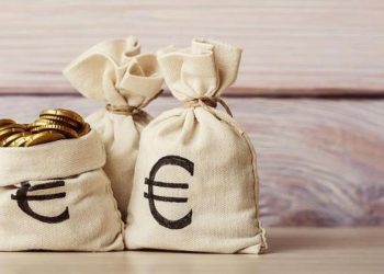 Ο «κορωνοϊός» αύξησε τις …καταθέσεις