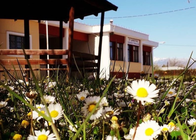 Το κρυφό κλειδωμένο σχολειό και οι τεμπέληδες