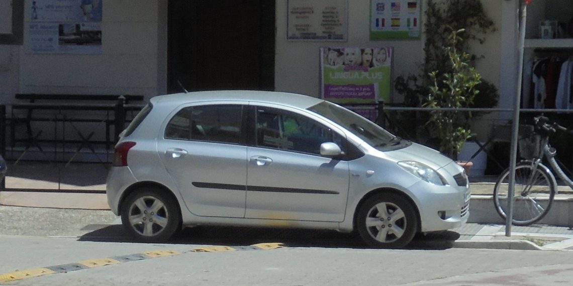 Δεν χώρεσε όλο στο …πεζοδρόμιο των Τρικάλων