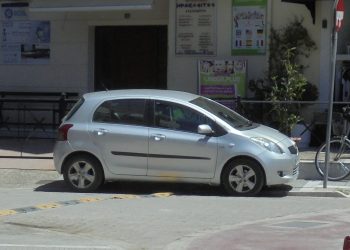 Δεν χώρεσε όλο στο …πεζοδρόμιο των Τρικάλων