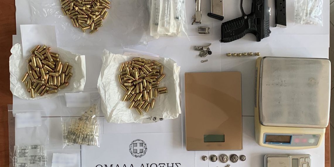 «Μπλόκο» στα σύνορα και …χειροπέδες